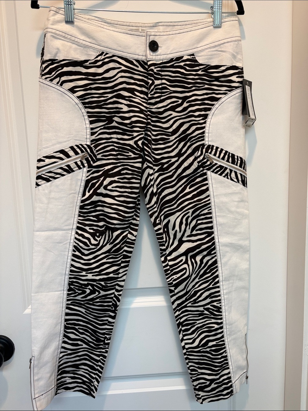 Mocano Black & White Zebra Print Capris - Women's Pants